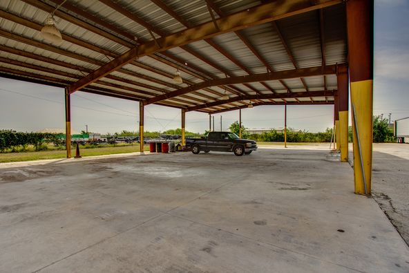 Industrial For Sale: 5655 S Interstate 35, New Braunfels, TX 78132